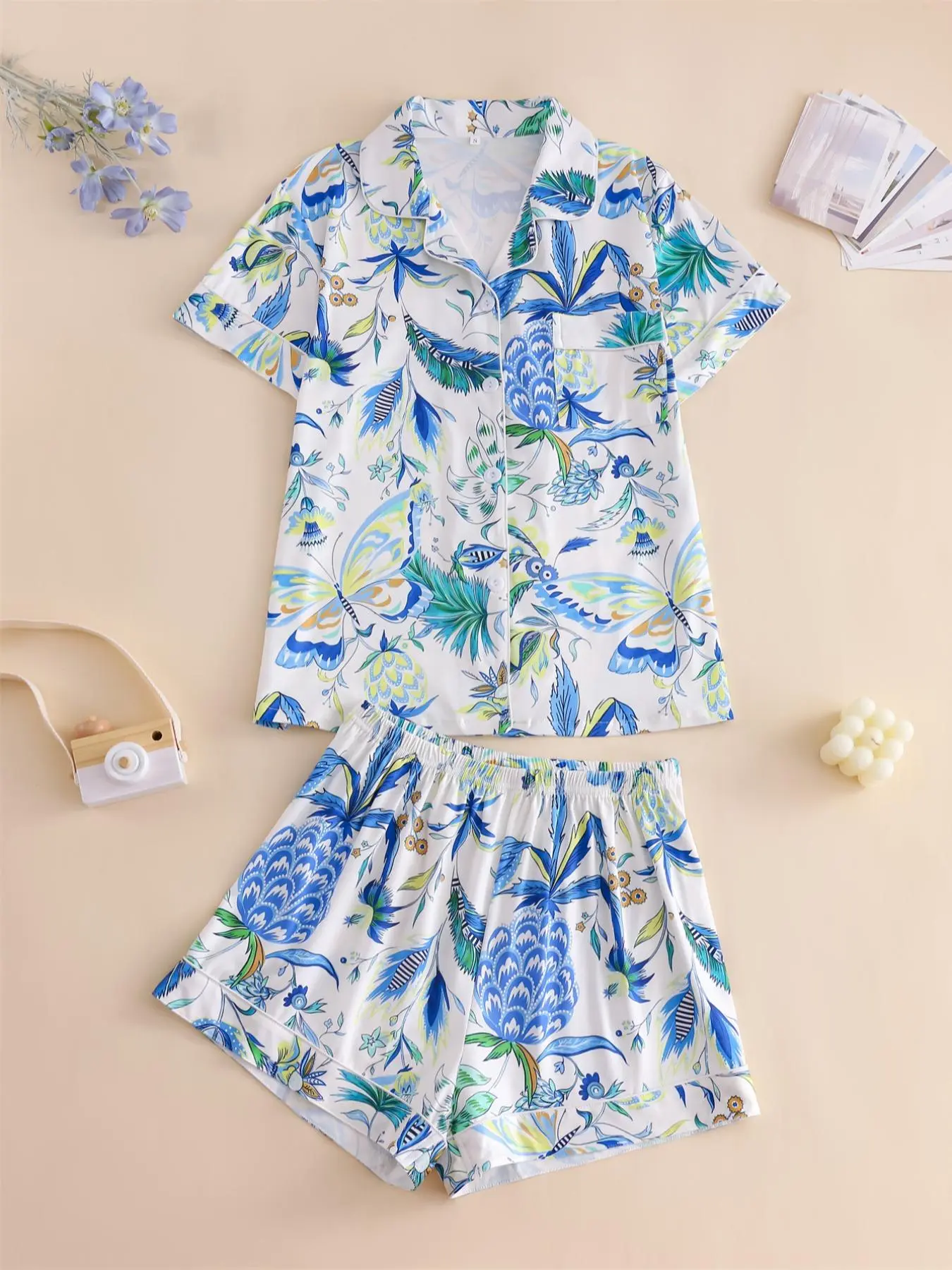 Women's All Over Print Lapel Neck Pocket Shirt & Shorts Pajama, Casual Comfy Short Sleeve Button Front Floral Print Top & Shorts PJ Set, Ladies Sleepwear for All Seasons