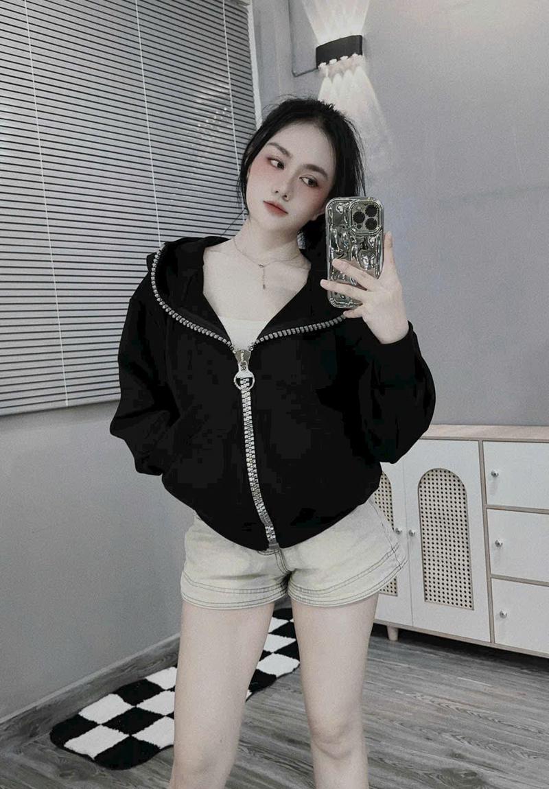 Product Introduction of Áo khoác nỉ nữ chống nắng trơn phối dây kéo to có nón - Top Women 9