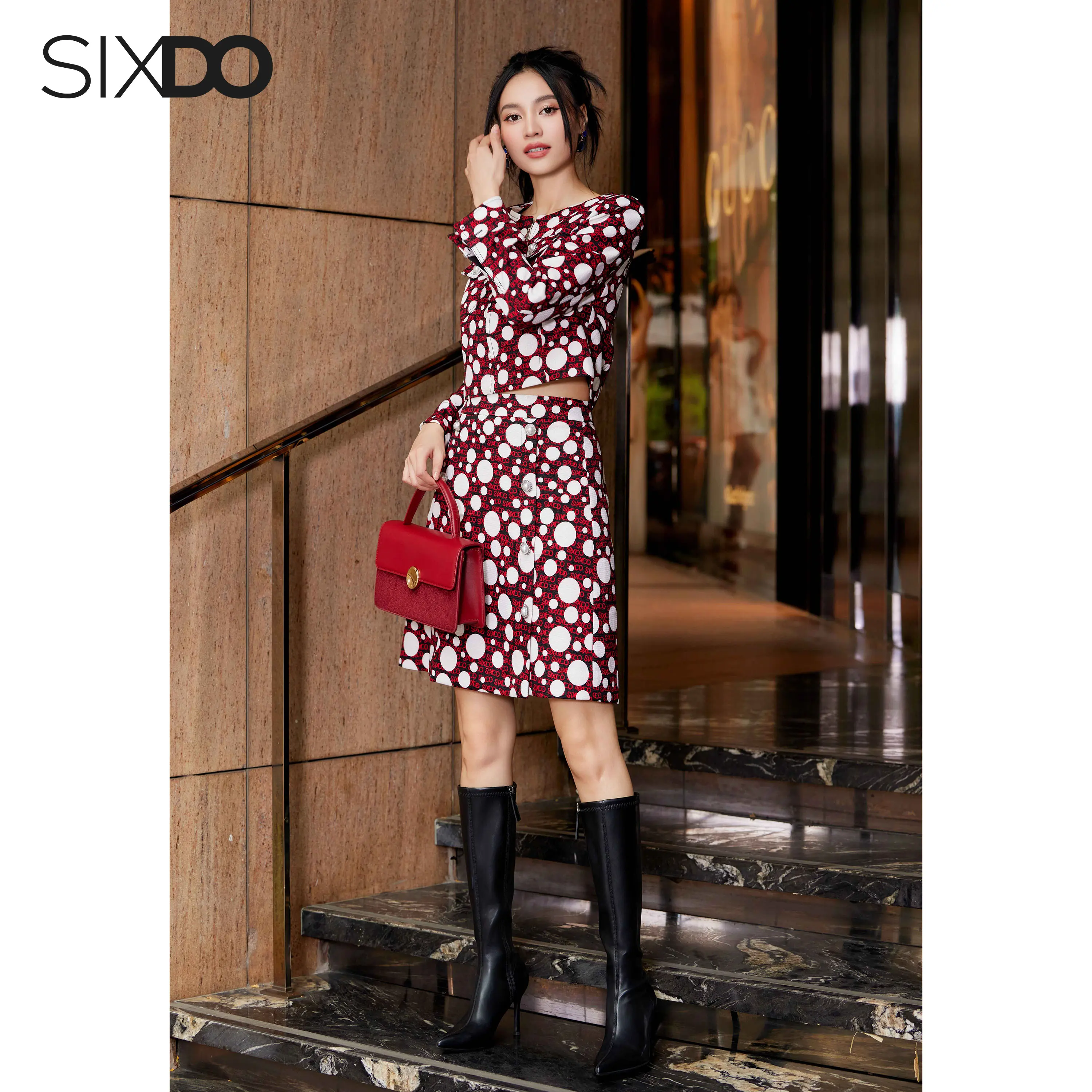 [HN] Áo Vest nữ cổ tròn chấm bi chữ SIXDO (Black With White Polka Dot Raw Vest)
