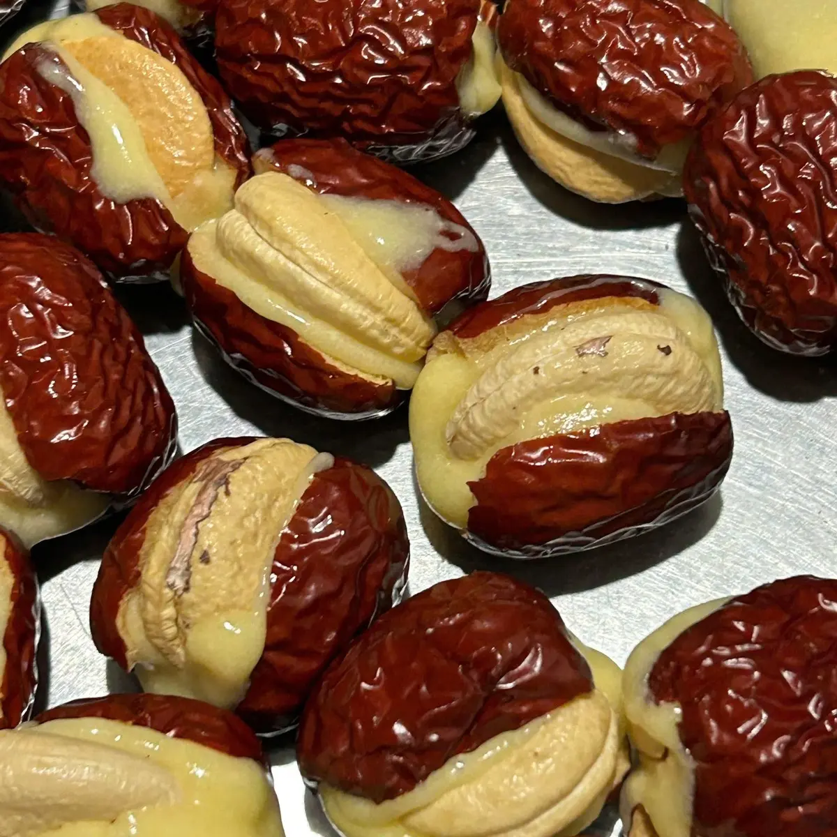 Táo đỏ kẹp hạt điều hanmade Massalow - Snack ăn siêu cuốn - Food túi 500gr