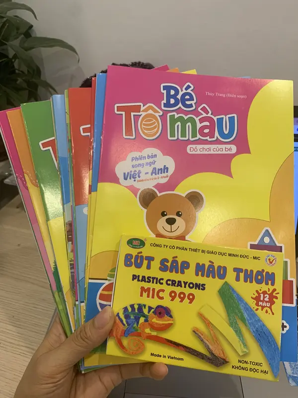 Sách Tô Màu - Bộ 20 Cuốn Tô Màu Song Ngữ Cho Bé Nhiều Chủ Đề Cho Bé Thoả Sức Sáng Tạo - Cho Bé 3-6 Tuổi 7