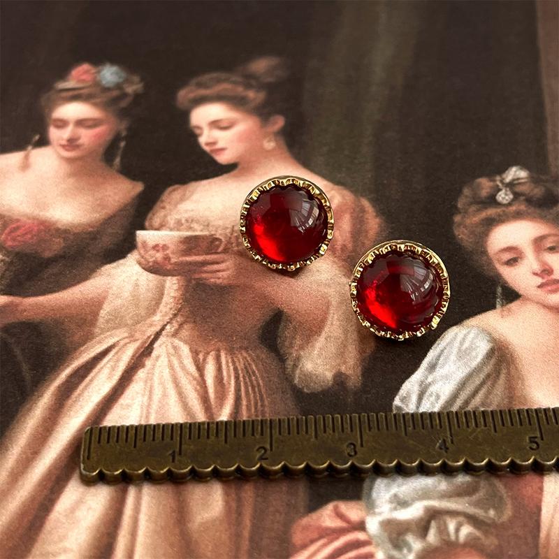Product Introduction of Vintage Earrings Light Mid-Century Style Ankra Red Studs French Retro Earrings High-End Wine Red Jewelry 5