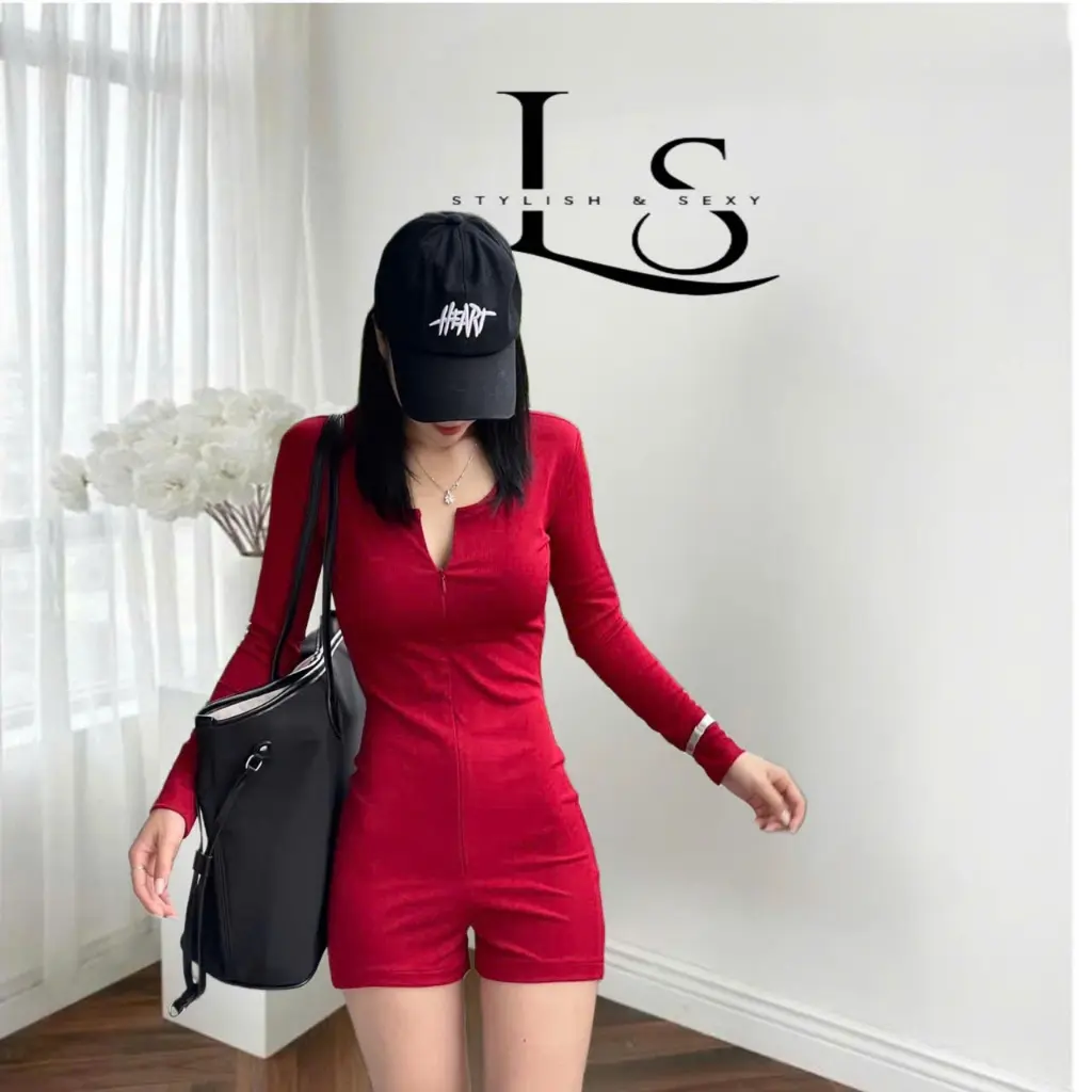 NOTE : Jumsuit quần đùi, áo tay dài cực kỳ năng động và trẻ trung. Mặc sức bùng cháy tỏa sáng trong mọi buổi tiệc Nữ Voi