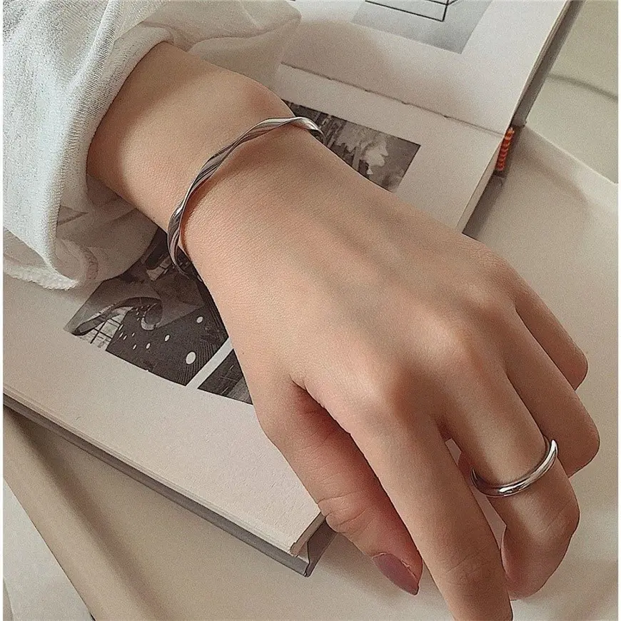 Gelang Minority Asimetris Metal Bracelet Aksesoris fashion wanita desain sederhana gaya Korea. B-27
