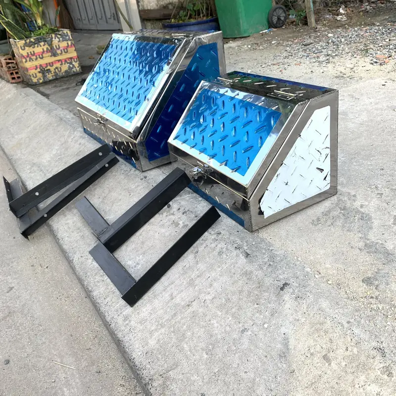 THÙNG ĐỒ XE TẢI NHỎ 40X25X25 VÀ 40X30X30 VÀ 50X30X30 INOX TẶNG KÈM CHÂN BẮT 1