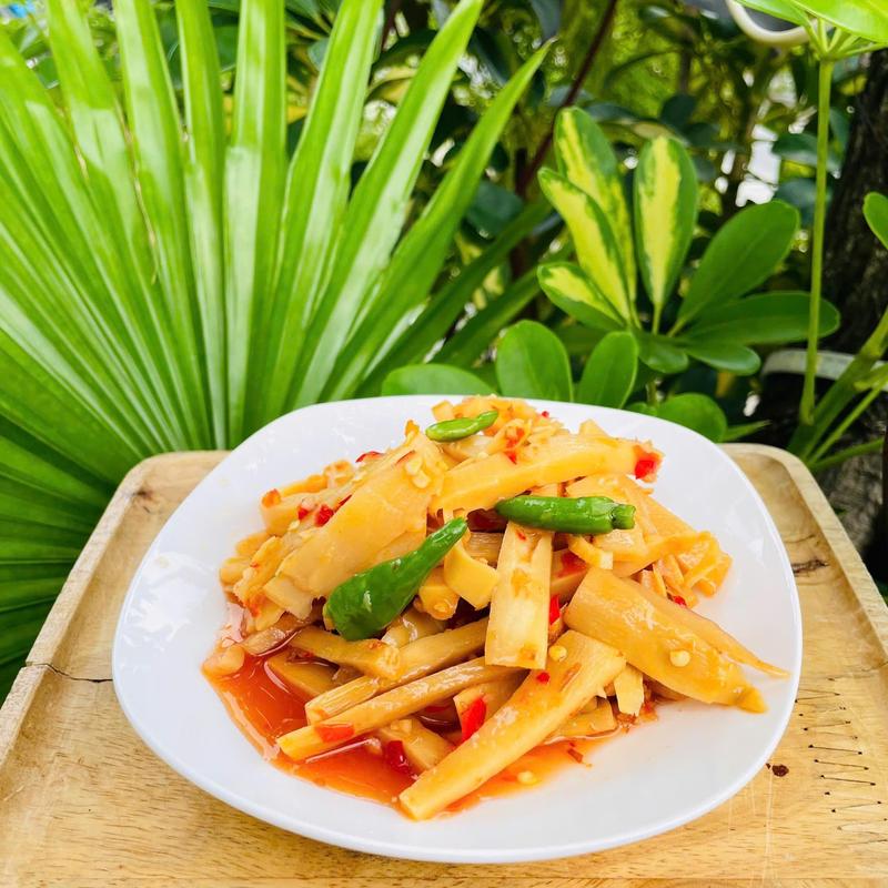 Măng ngâm tỏi ớt chua ngọt cay Lão Bạc Quảng