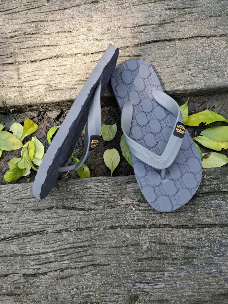 Product Introduction of Dép Kẹp Nam Đế Hoa Văn Cao Su Dẻo Mềm Size 38-43 - Đế Bằng 9