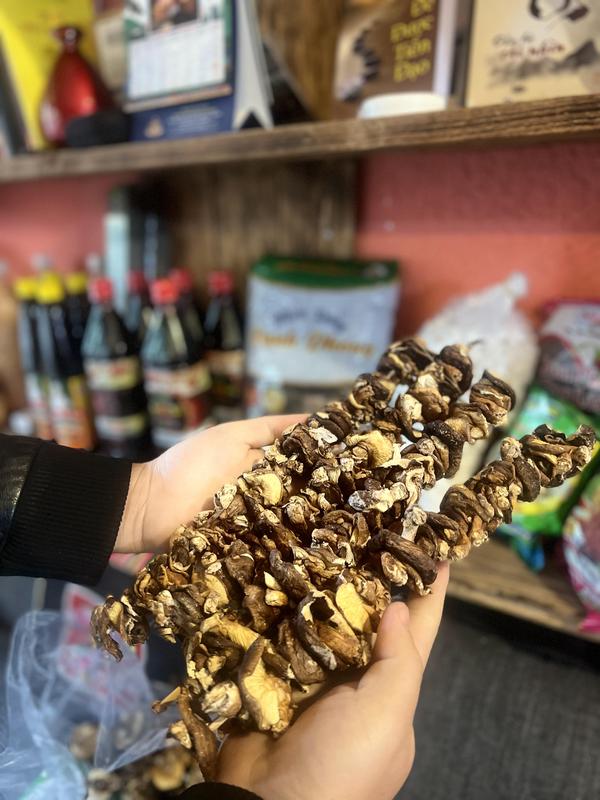 Nấm Hương Rừng xiên que Nấm hương xiên rừng khô đóng túi