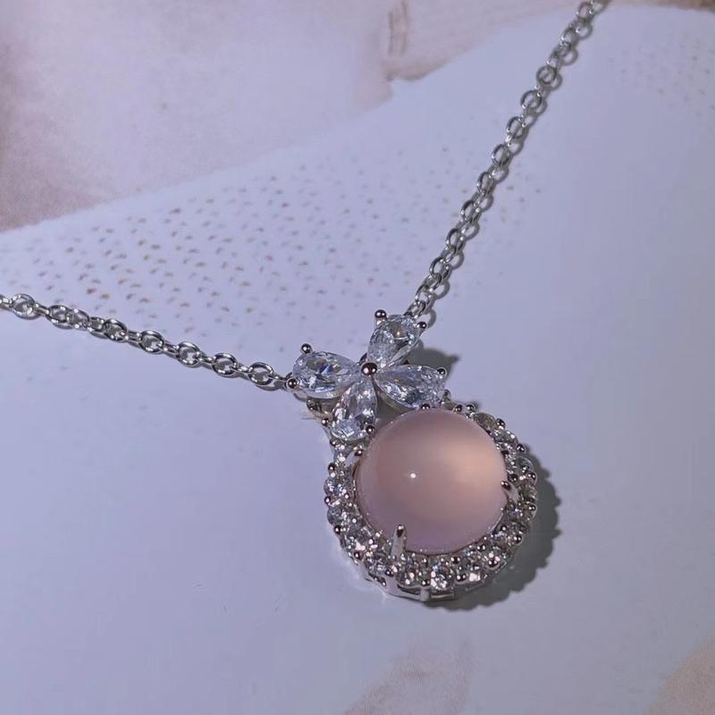 Product Introduction of Natural Gemstone Ice Chalcedony Pendant for Women, Jadeite Necklace Pendant, Escaping Princess Chalcedony Inlaid Green Agate Pendant 10