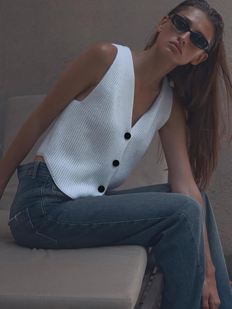 Product Introduction of Women's Solid Color V Neck Button Closure Tank Cardigan, Casual Sleeveless Knitwear for Summer, Fashion Women's Knit Clothing for Daily Wear 5