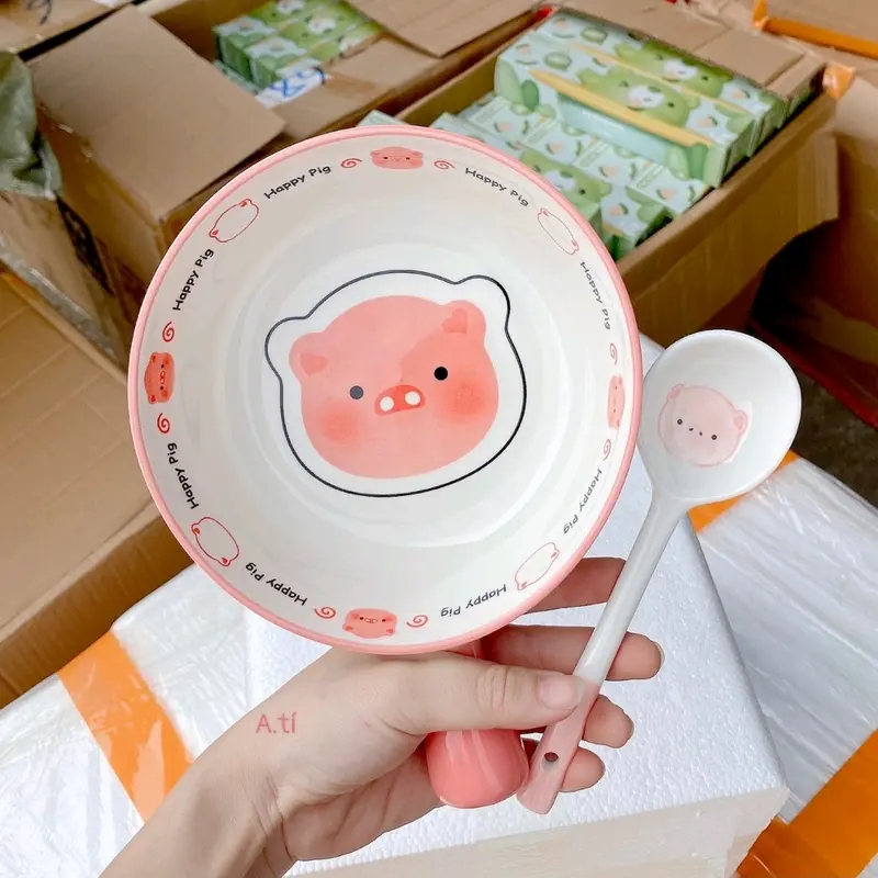 Bộ bát sứ có tay cầm kèm thìa hoạ tiết heo siu cưng 5