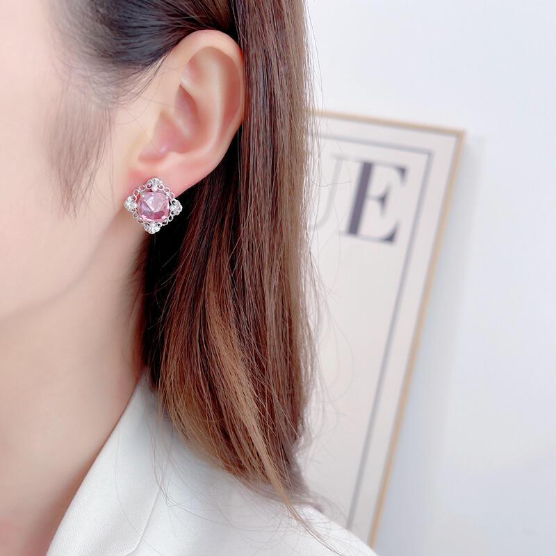 Product Introduction of Silver  high-end with French pattern hollow out for women, niche daily minimalist temperament earrings 5
