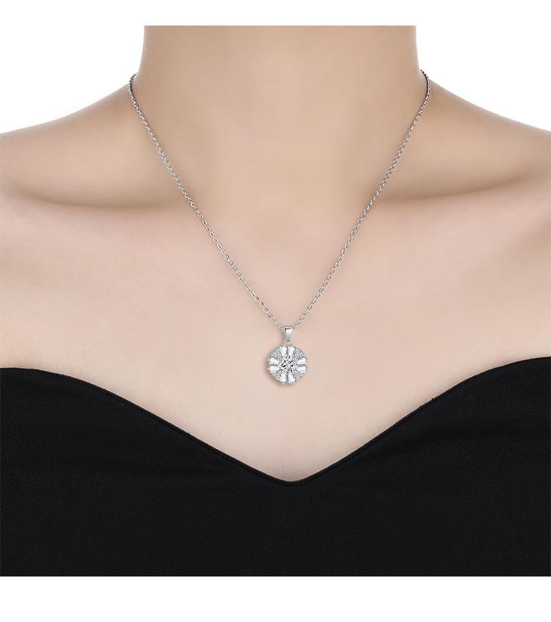 Product Introduction of Niche Clavicle Chain Ceiling! Rotating Zircon Flower Pendant Necklace for Women Light Luxury Temperament Non-Collision Ins Style Wear and Match Artifact 4