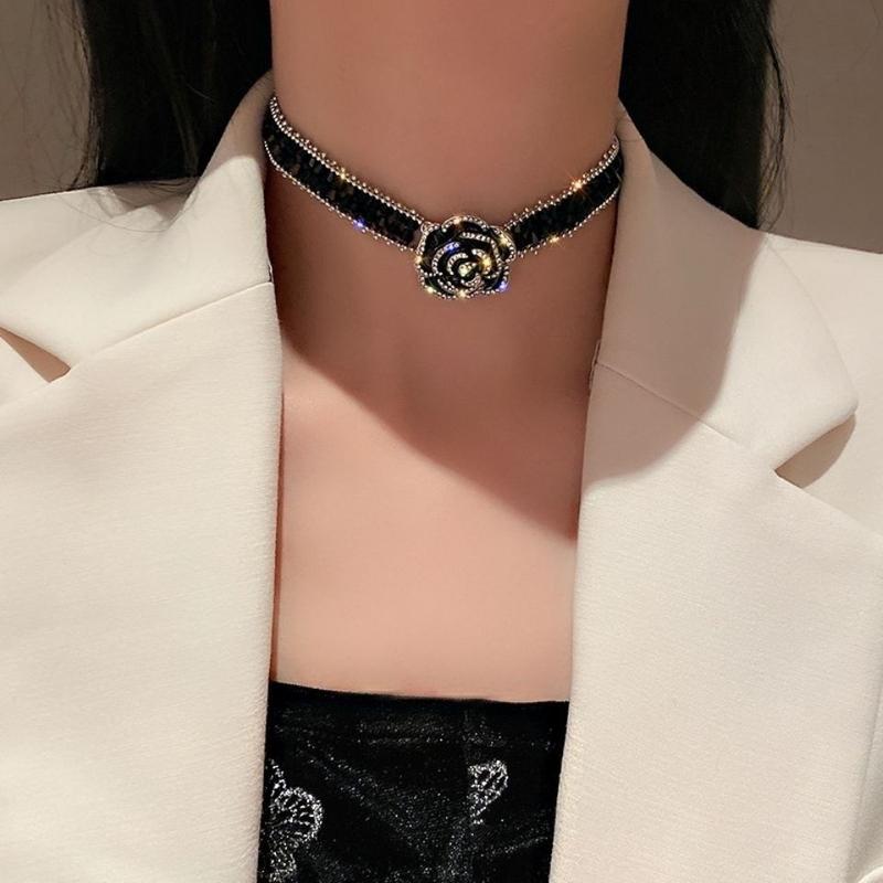 Product Introduction of Vòng Cổ Choker Hoa Trà, Màu Đen, Dành Cho Nữ, Cao Cấp, Giá Cả Phải Chăng, Sang Trọng, Vòng Cổ số lượng ít, Dây Chuyền Xương Đòn Thời Trang Mới, Thời Trang Cổ Áo 4