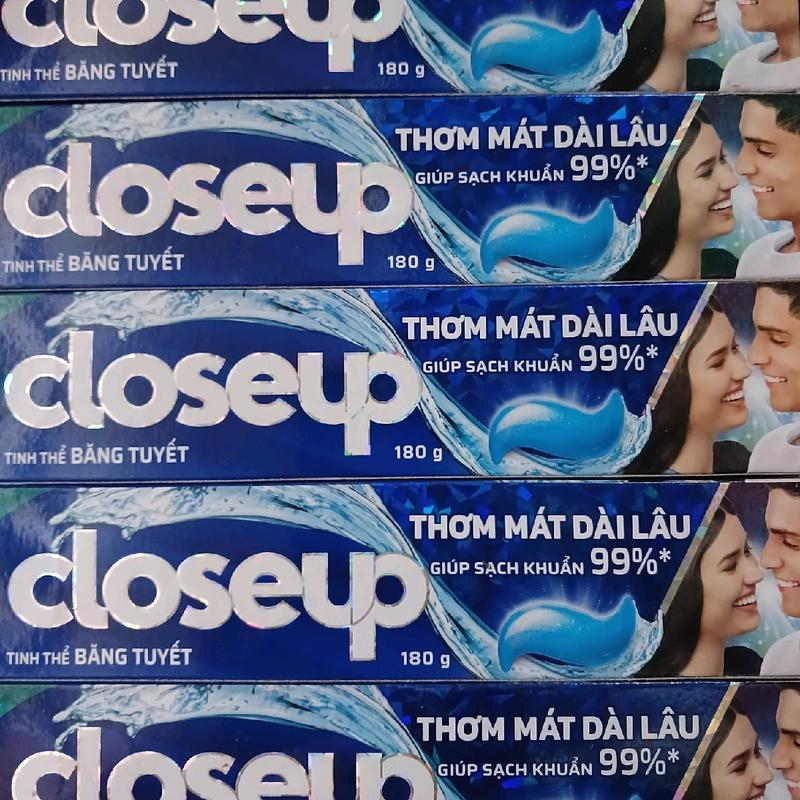 combo 5 tuýp kem đánh răng closeup ( mỗi tuýp 180g). 210.000₫ Trắng Răng curaprox sensodyne vietnam không có dan không chứa flour oral b dâu kemđá n pepsodent kingbaby toothpaste  cookie pasta al kemdanhrang libitu
