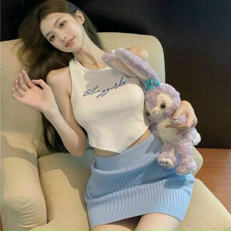 Áo ba lỗ vạt nhọn thêu chữ 3