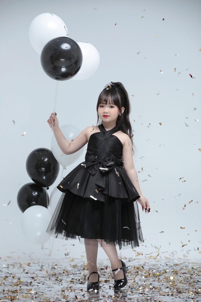Product Introduction of Đầm đen công chúa cho bé gái 5