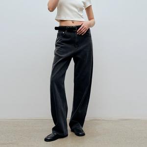 Effortless Everyday Style: Straight Fit Commuter Jeans