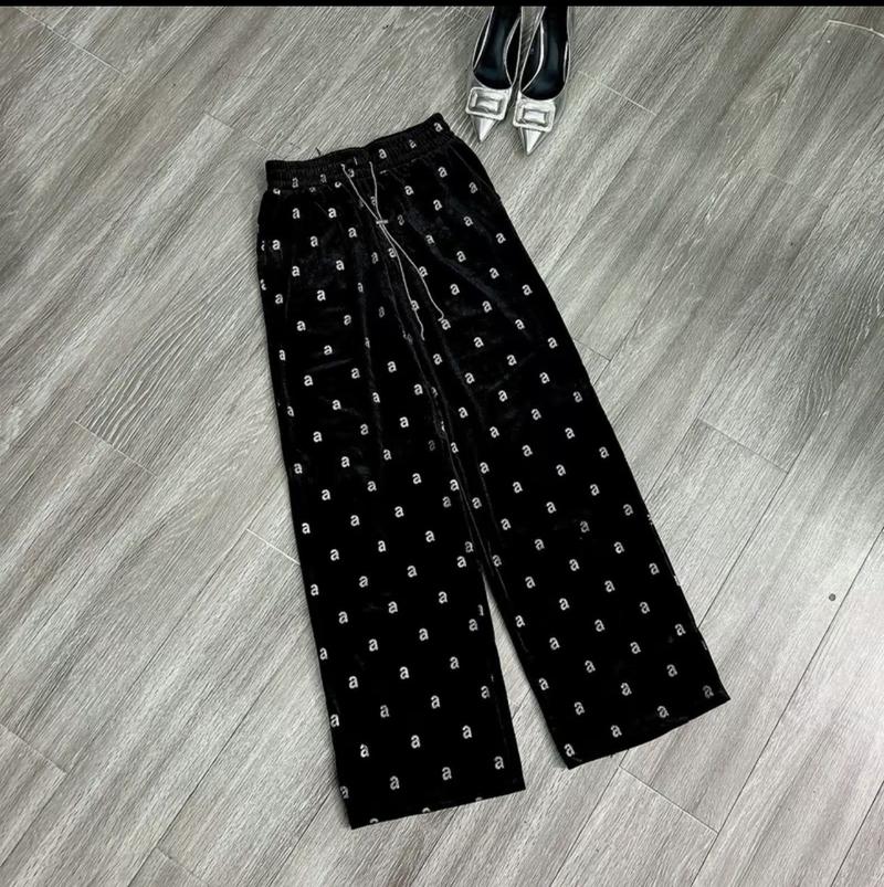 Product Introduction of QUẦN NHUNG XUÔNG M.I.U BY HT CLOTHINGS - quần nhung nhũ dáng xuông, hoạ tiết thời trang phong cách trẻ trung, sang chảnh Women 11