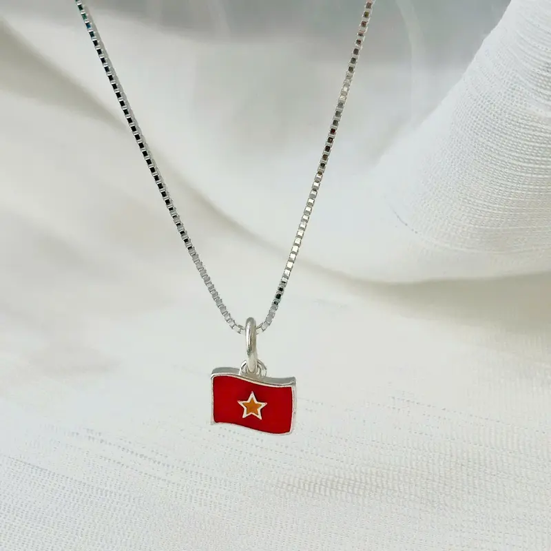 Vòng tay lá cờ Việt Nam cờ đỏ sao vàng lắc tay bạc 925 Lolie Accessories vòng tay  charm charm  cờ tổ quốc charm  bạc 4