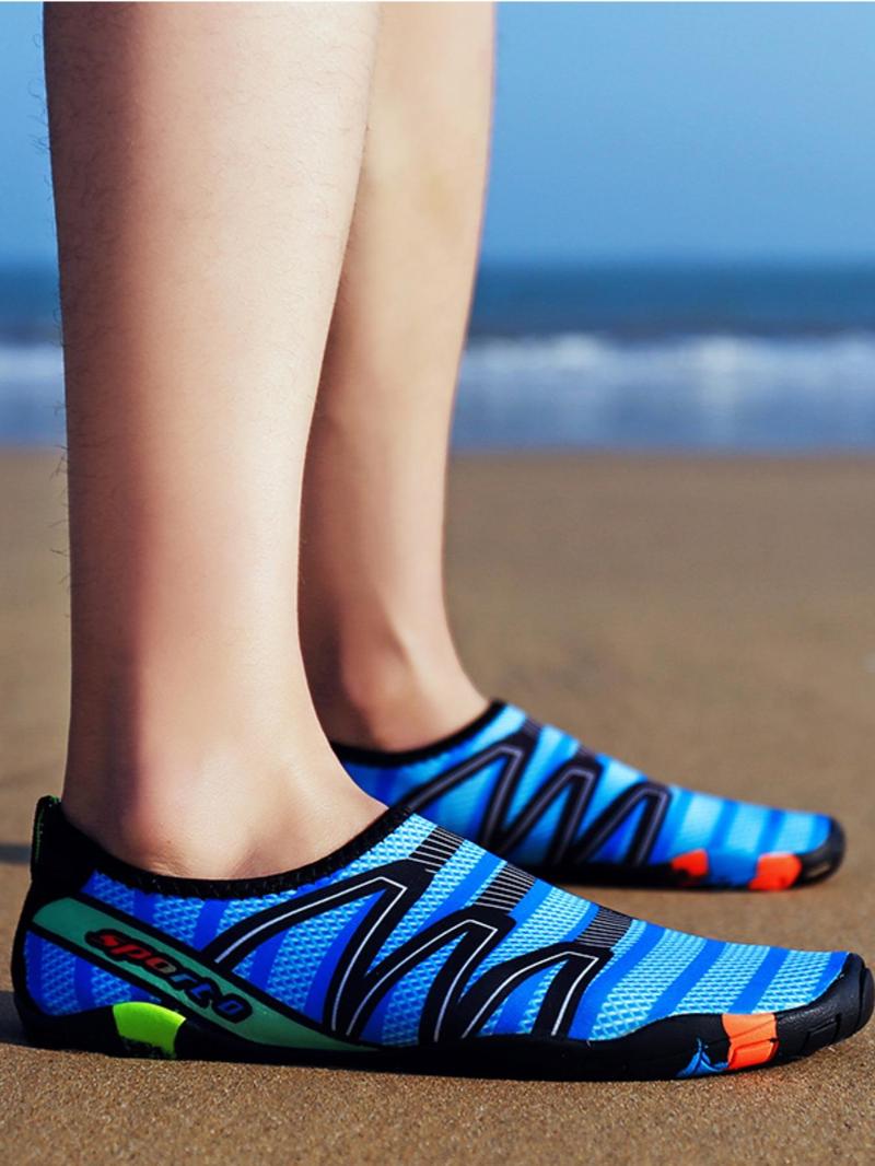 Product Introduction of Women's Striped Pattern Slip on River Trekking Shoes, Back To School Breathable Comfortable Sports Shoes for Outdoor Swimming, Water Shoes, Non-slip Quick Drying Swimming Shoes for All Seasons Beach Party 3