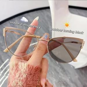 Photochromic Glasses for Woman Cat Eye Fashion Diamonds Metal Replaceable Lens Eyeglasses