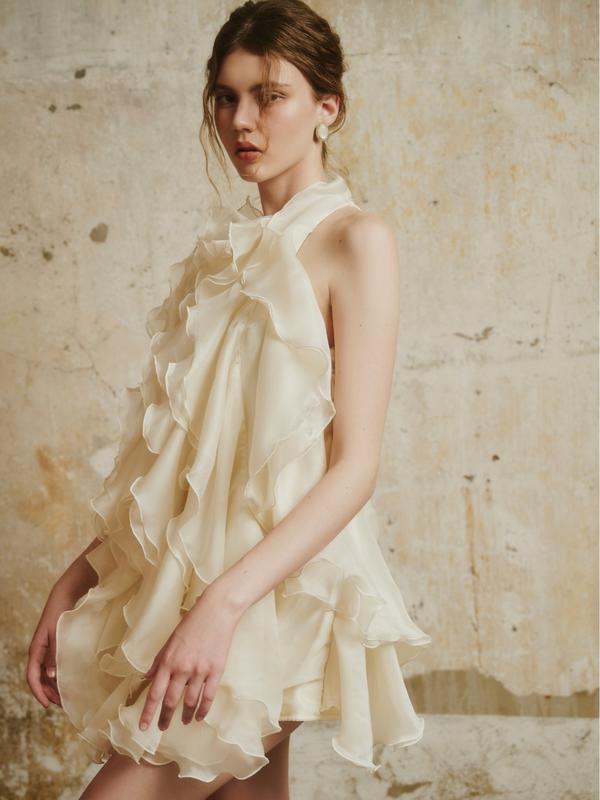 XIPI - Mirabel Dress - Đầm Yếm Bèo Voan Kem 4