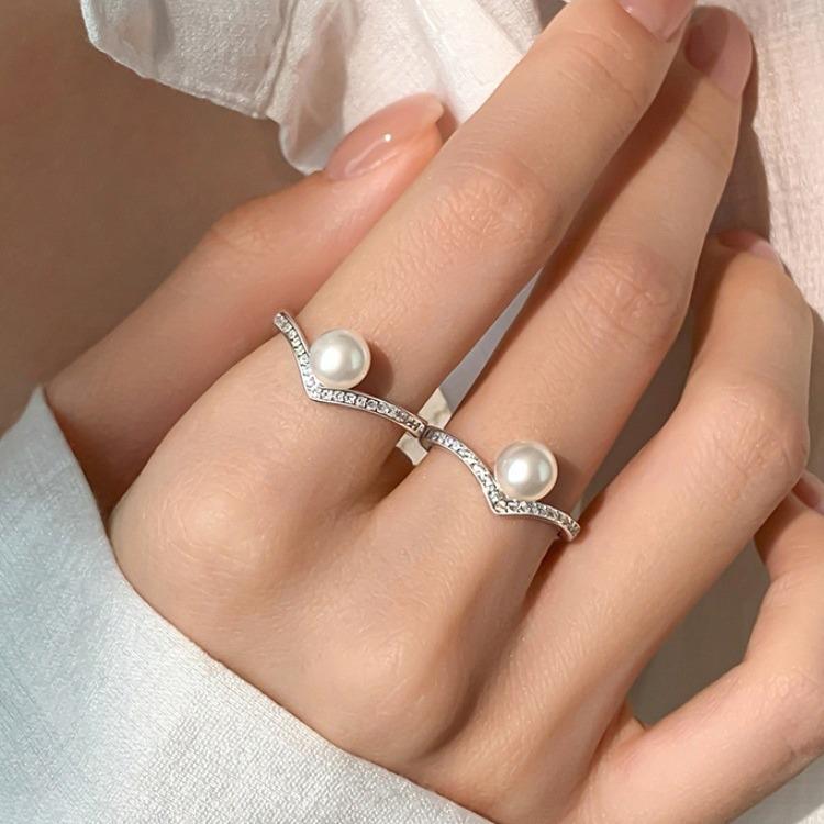 S925 Sterling Silver Pearl V-Shaped Ring Fashionable High-End Ring 1
