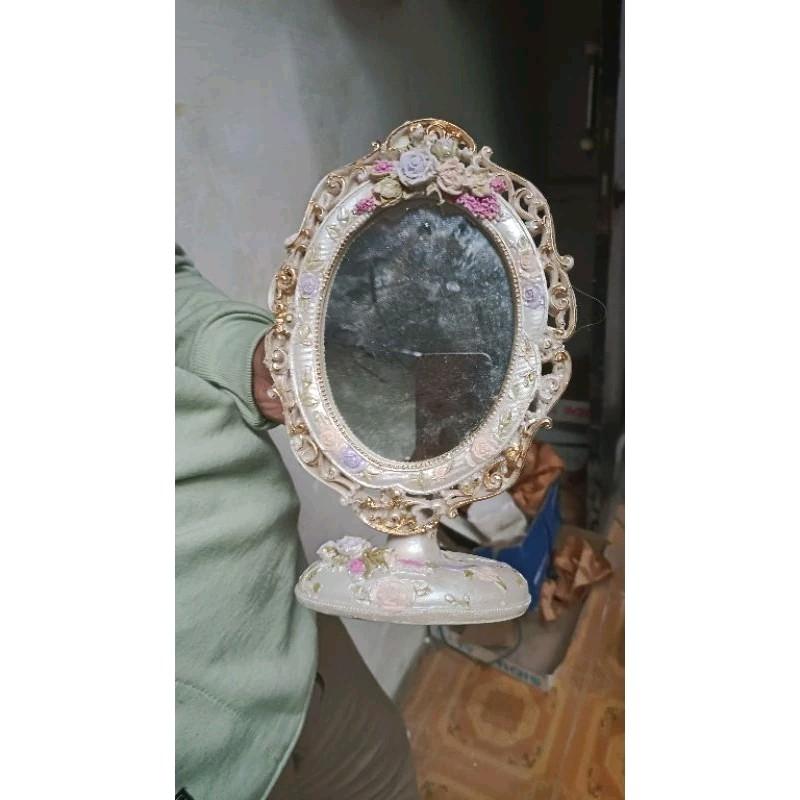 Cermin Standing Engsel Alya dengan Desain Bunga Eksklusif, Souvenir Pernikahan yang Tak Terlupakan,cermin aesthetic 2