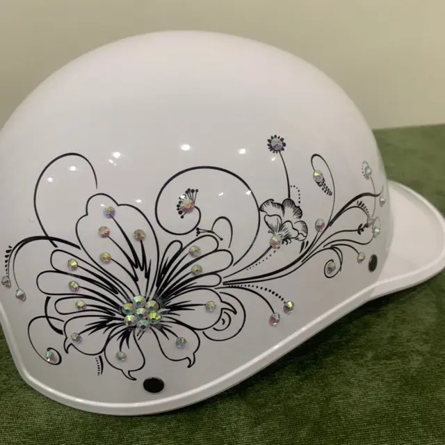 Mũ bảo hiểm kết Bông Hoa văn đính đá có khoét sau cột tóc. Helmet Phụ Kiện Chạy Xe Đạp 2