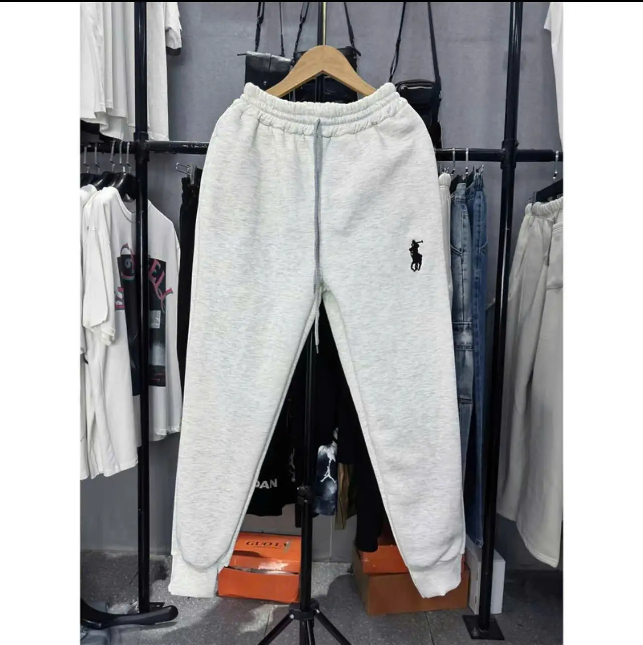 Quần Jogger Nam Nữ Thêu Ngựa Chất Nỉ Bông Dày Dặn Dành CHO aNH em Đi Chơi
