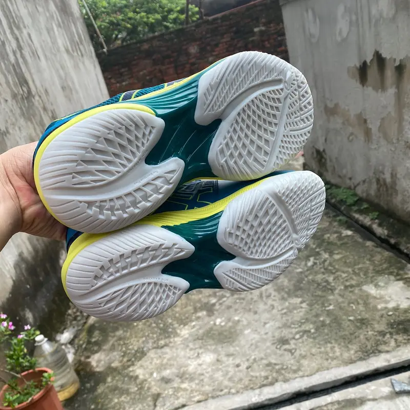 Mẫu giày bóng chuyền chuyên dụng đang rất được nhiều anh chị em yêu mến. Sneaker Sport 2