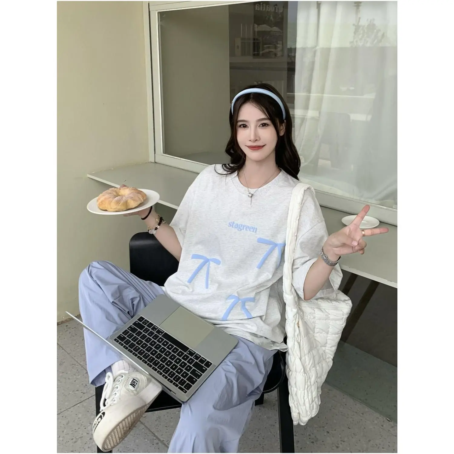 Áo Mùa Hè, ngắn Tay, Màu Đen, In Thắt Nơ, Chất Liệu Không Vón Cục, Thiết Kế Độc Đáo Mới, Bó Sát, Trẻ Trung, Phong Cách Ins, 100% Hàng Mới Về