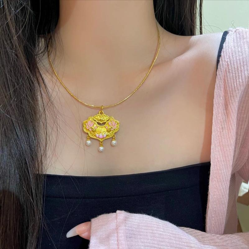 Product Introduction of Gold Shop Same Style Alluvial Gold 999 Pisces Koi Lock Necklace Safety Lock Powder Gold Plated Ruyi Huapai Lock Bag Pendant 4