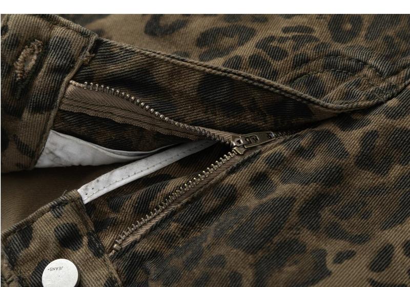 Product Introduction of 2025 New Vintage American Style Leopard Print Jeans - Loose Straight Leg Unisex Retro Pants | Trendy Casual Streetwear for Men & Women 18