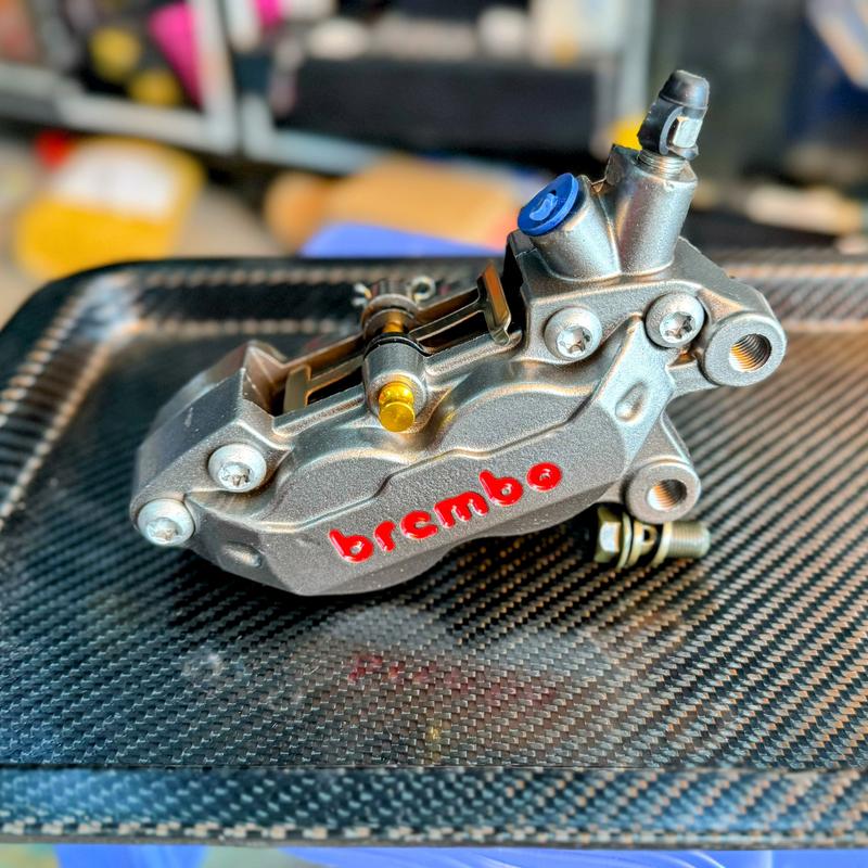 Heo dầu Brembo 4 pis lắp đặt nhiều dòng xe