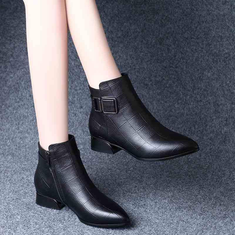 Product Introduction of Bốt Nữ, Phong Cách Mùa Thu, Bốt Ngắn, Đế Thấp, Da Mềm, Giày Bông, Lót Lông Cừu Mùa Đông, Thời Trang, Dễ Phối Đồ, Bốt Đi Tuyết, Hàng Mới Về 2024 Boot Shoes 2