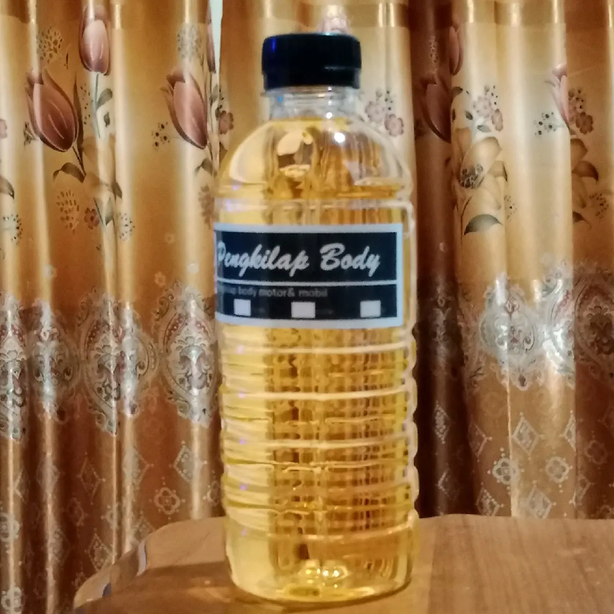 SILICON.KHUSUS UNTUK PENGKILAP BODY  MOTOR DAN MOBIL DENGAN EFEK DAUN TALAS DAN BERAROMA. 500ML.