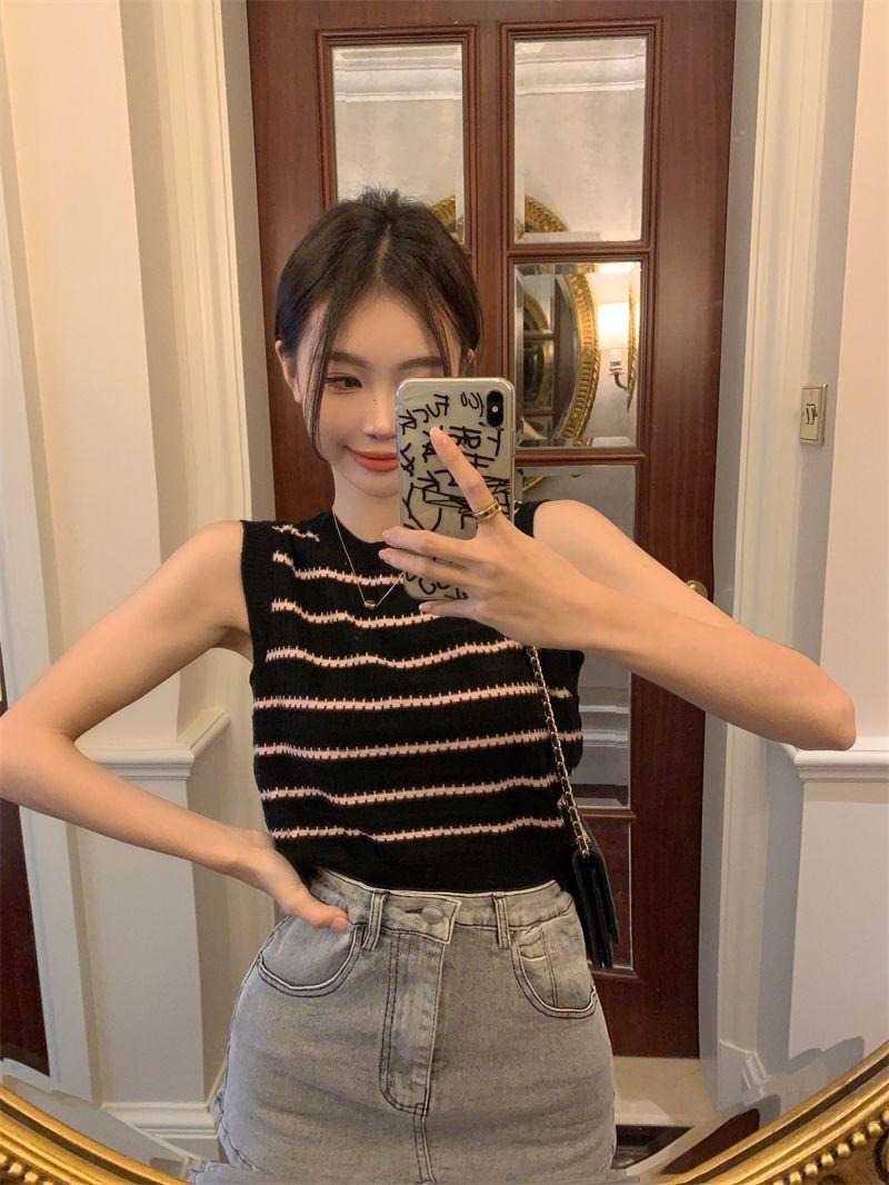 Product Introduction of Thin Color-Block Striped Sleeveless Slim Knitted Vest for Women, Summer Korean Fashionable Stylish Versatile Short Top Trend 16