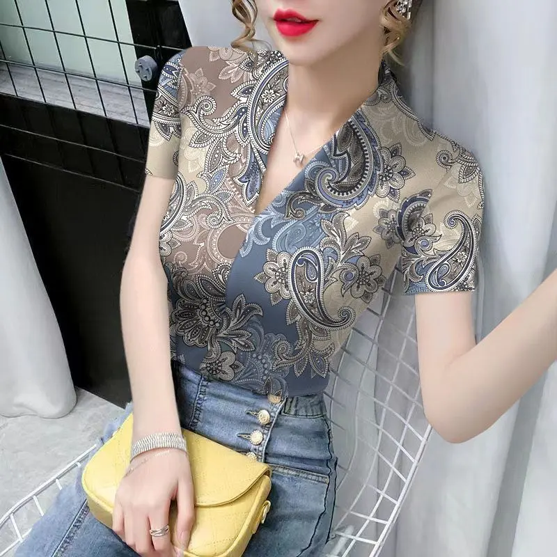 Áo Thun Ngắn Tay Cổ Chữ V Cho Nữ, Áo Lót Dáng Ôm In Họa Tiết Cổ Điển Hàng Mới Về Mùa Hè 2023