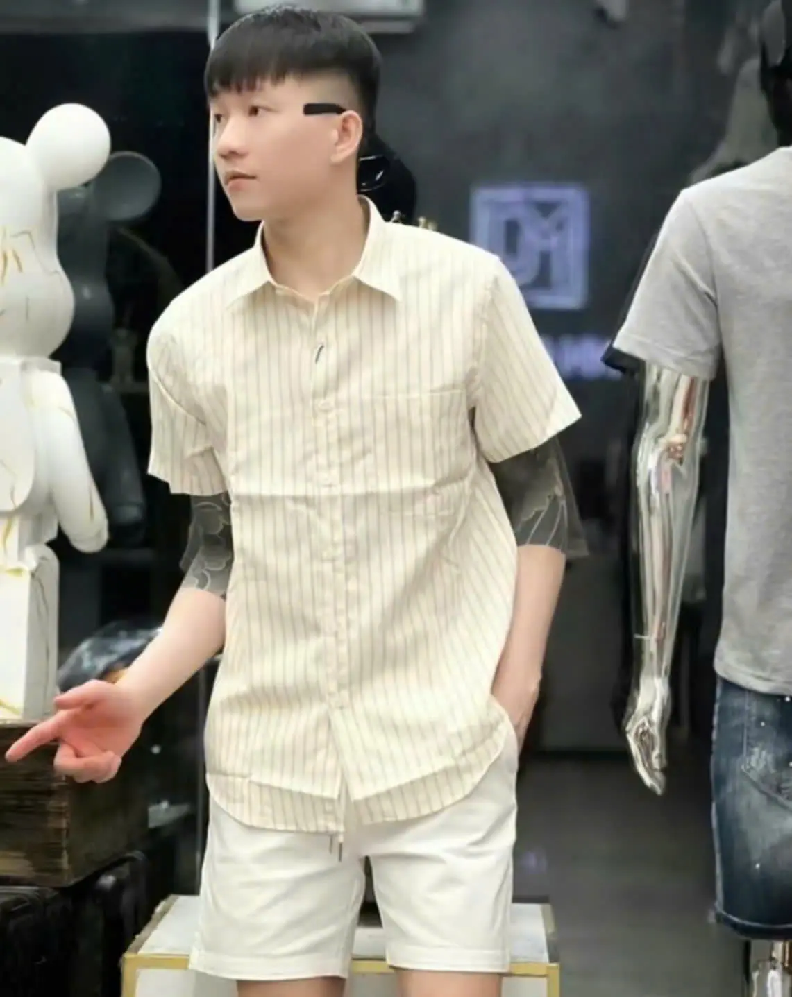 Áo sơ mi nam tay ngắn kẻ sọc thêu logo phong cách trẻ trung lịch lãm - Menswear