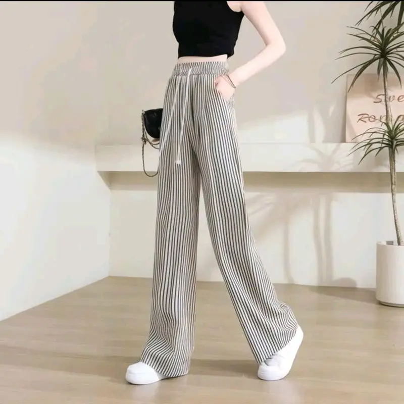 Quần ống suông kẻ sọc thẳng , ông rộng. Fom hàn. Cạp chun lưng cao, họa tiết kẻ sọc 2