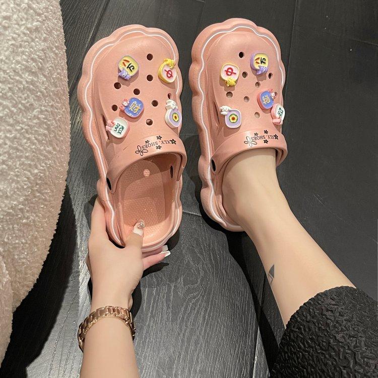 Product Introduction of Hole Shoes Eva Women's Platform plus Height Increasing Summer Outer Wear Closed Toe Non-Slip Deodorant Cartoon New Cool Beach 9