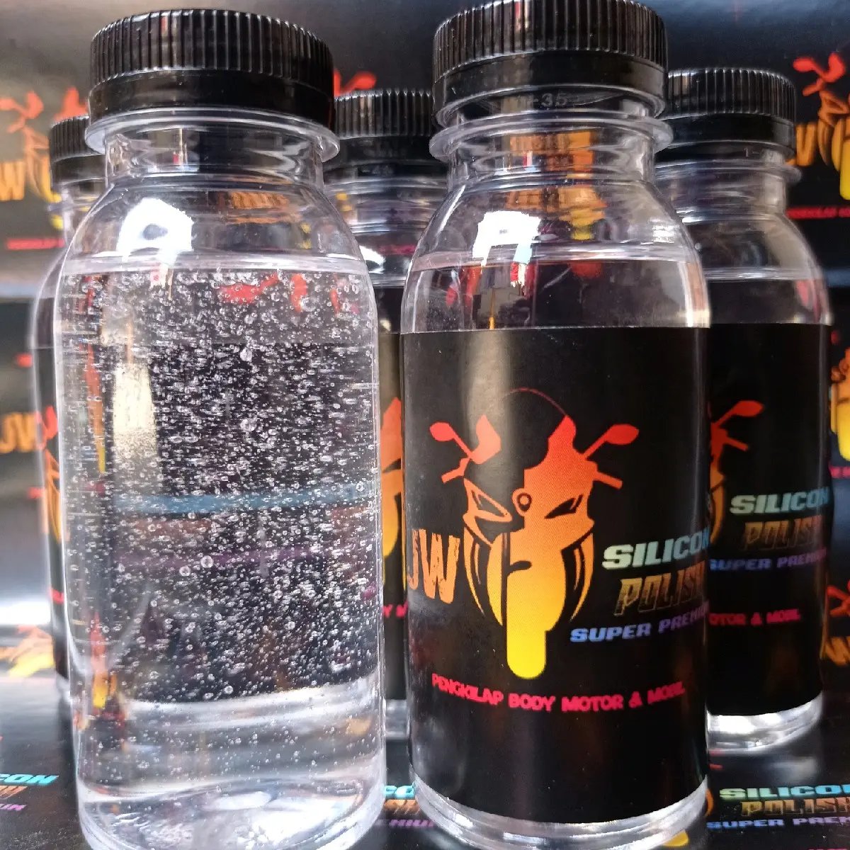 silikon oil pengkilap body motor dan mobil