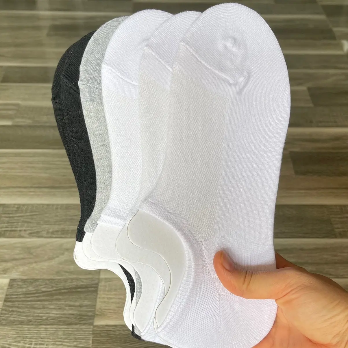 Tất cotton lười bàn dành cho nam nữ đi êm,nhẹ,thoáng dùng cho bốn mùa.Có lưới trên mặt bàn chân. Màu Đen