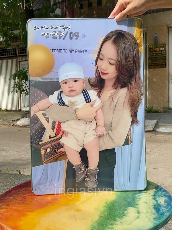  Khung tráng gương bo viền in 2 khung 40x60 tặng 1 khung để bàn. Đặt hàng xong nhắn tin cho shop nhé. Miễn phí in ảnh theo yêu cầu dùng trang trí nhà cửa bàn làm việc in hình cưới sinh nhật thôi nôi Decor Phòng 