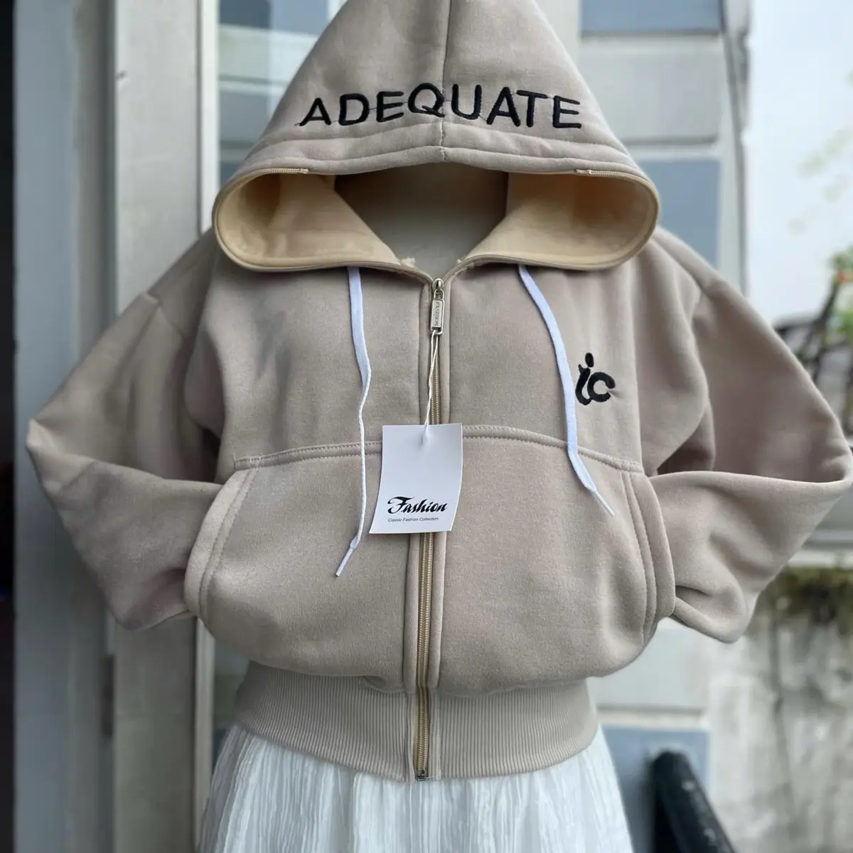 Áo khoác nỉ bông vải vừa, thiêu chữ ic from lửng dưới 1m60.cân nặng từ 40kg-60kg Nữ Jacket Women