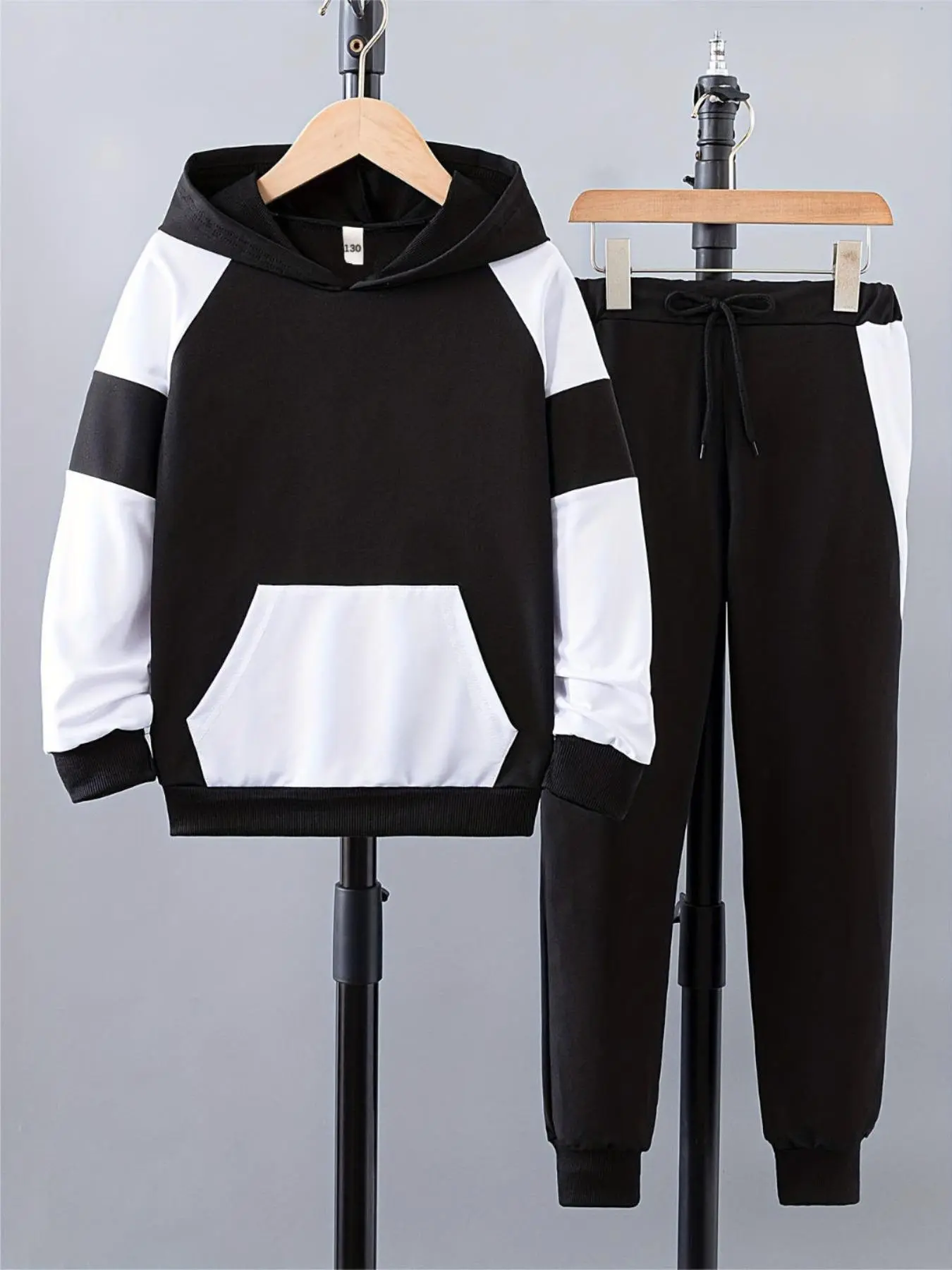 Two-Piece Set Boy's Colorblock Patchwork Pocket Hoodie & Drawstring Waist Sweatpants Set, Casual Long Sleeve Hooded Pullover & Jogger Pants For Fall & Winter, Kids Clothes For Daily Wear
