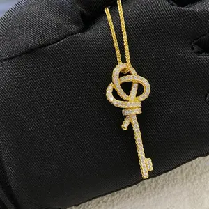 Kalung Kunci Berlian Elegan 18K Gaya Selebriti Internet