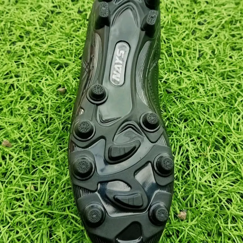 sepatu bola lentur original 100%bahan kulit Uniseks Boots 4